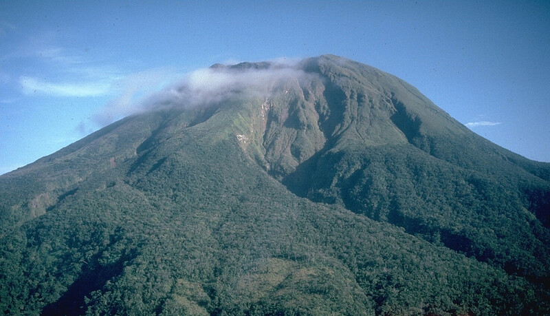 A_dormant_Mt._Bulusan