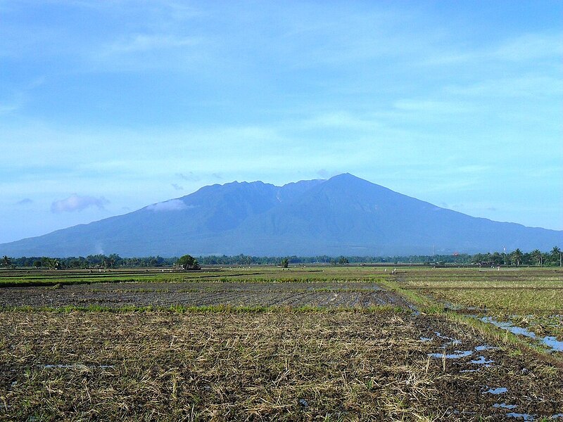 A_view_of_Mt._Isarog_03-1